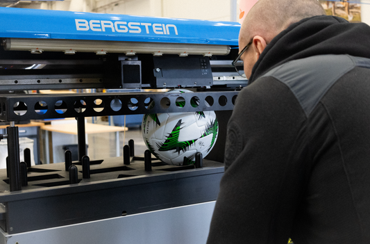 Ballon personnalisé : grâce à ReGNR, créez vos ballons aux couleurs de votre équipe